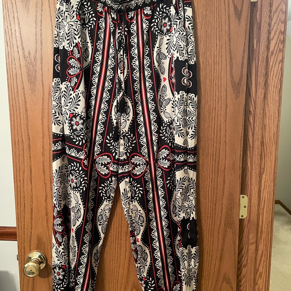 Rachel Zoe Black and White Trousers with Intricate Pattern
